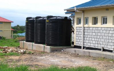 Tanks für 60.000 Liter Wasser für die Frauenstation in Lunga Lunga.