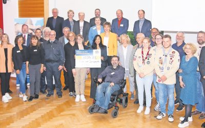 Lions Club Main-Kinzig Barbarossa übergibt Spenden