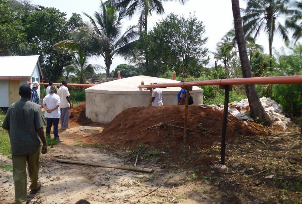 Baustelle des Wassertanks an der Renate Academy Mamba